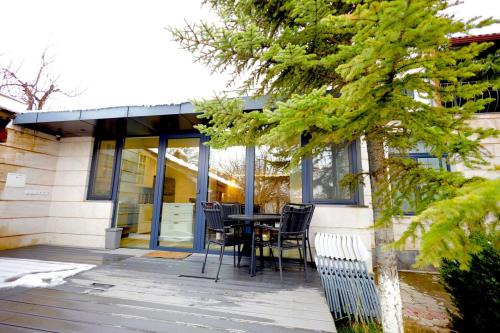 Cozy house & a beautiful garden in Avan Cozy house & a beautiful garden in Avan