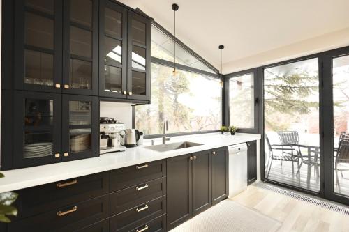 Cozy house & a beautiful garden in Avan Cozy house & a beautiful garden in Avan