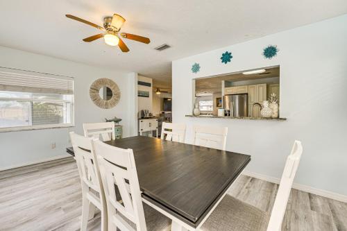 Bright Ruskin Home Less Than 2 Mi to Beach and Marina! in Ruskin (FL) Bright Ruskin Home Less Than 2 Mi to Beach and Marina! in Ruskin (FL)