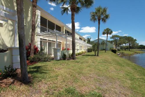 Lagoon front 2BR condo overlooking the golf course in Plantation (FL) Lagoon front 2BR condo overlooking the golf course in Plantation (FL)