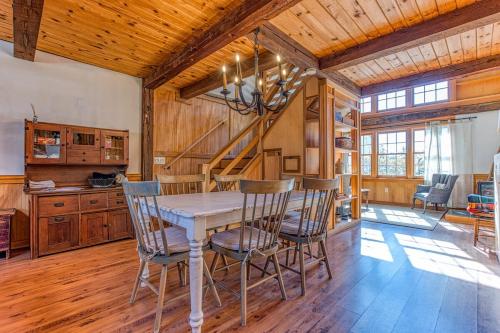 Light-filled Carpenter's Cottage in Stockbridge in Stockbridge Light-filled Carpenter's Cottage in Stockbridge in Stockbridge