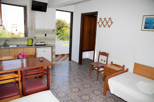 This photo about Yiannis Apartments & Studios shared on HyHotel.com