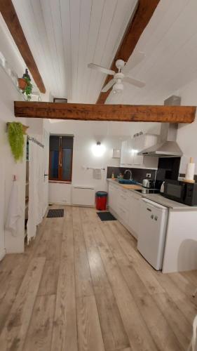 Kitchen, Belle vue in Agde City Center Kitchen, Belle vue in Agde City Center