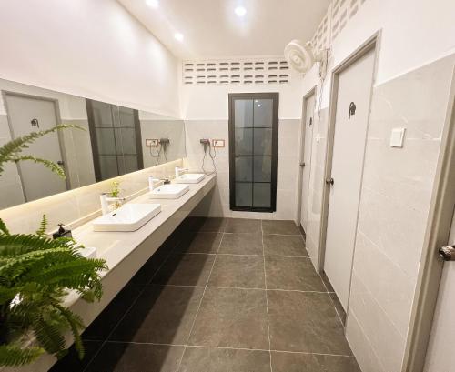 Baie, Muulao Hostel in Lângă faleză râului Baie, Muulao Hostel in Lângă faleză râului