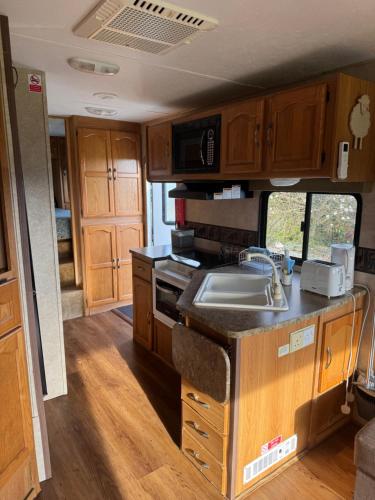 Konyha, 5th Wheel Trailer in Bere Ferrers Konyha, 5th Wheel Trailer in Bere Ferrers