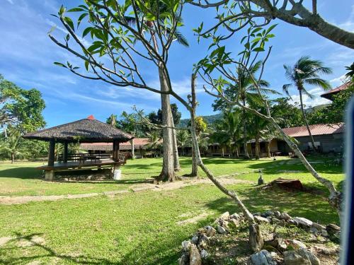 Oceana Hotel & Beach Resort near Aninuan Falls Oceana Hotel & Beach Resort near Aninuan Falls