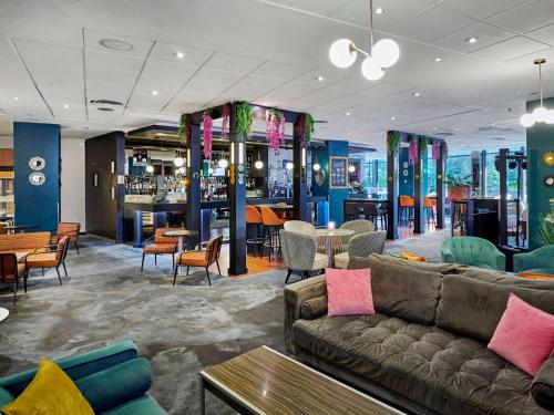 Bar/lounge, Novotel London West Hotel in Hammersmith Bar/lounge, Novotel London West Hotel in Hammersmith