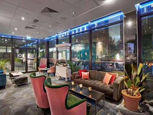 Bar/lounge, Novotel London West Hotel in Hammersmith Bar/lounge, Novotel London West Hotel in Hammersmith