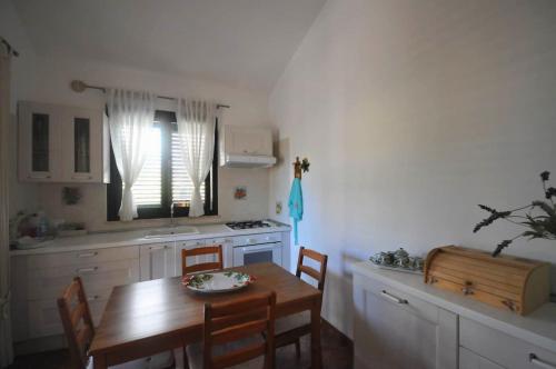 Konyha, DOLCE MARE, casa vacanze a due passi dal mare! in Berbaro Konyha, DOLCE MARE, casa vacanze a due passi dal mare! in Berbaro