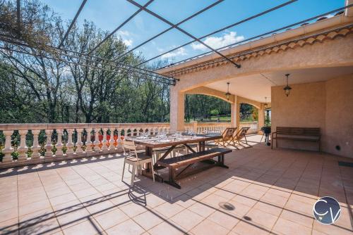 شرفة/ تراس, Villa et appartement à Goudargues (Villa et appartement a Goudargues) in Goudargues شرفة/ تراس, Villa et appartement à Goudargues (Villa et appartement a Goudargues) in Goudargues