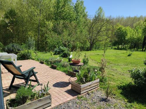 Garden, Gite insolite La Renouee in Montagland Garden, Gite insolite La Renouee in Montagland