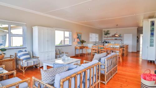 Beskuit vir Ontbyt - ocean breeze coffee and rusks in 克萊因蒙德 Beskuit vir Ontbyt - ocean breeze coffee and rusks in 克萊因蒙德