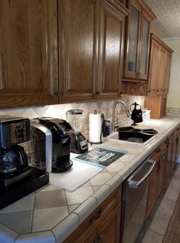 Lambs Landing Huron Family Vacation Home in Huron (OH) Lambs Landing Huron Family Vacation Home in Huron (OH)