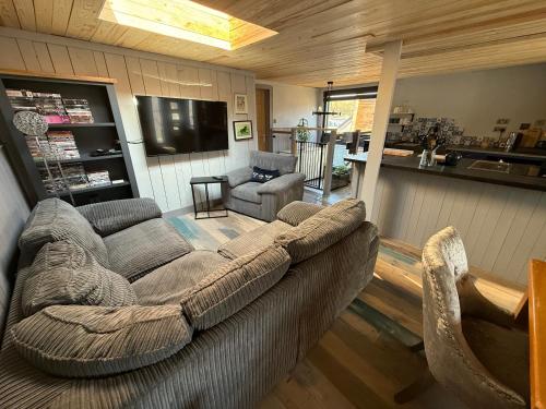 New! Houseboat Nautigal in Wootton Bridge New! Houseboat Nautigal in Wootton Bridge