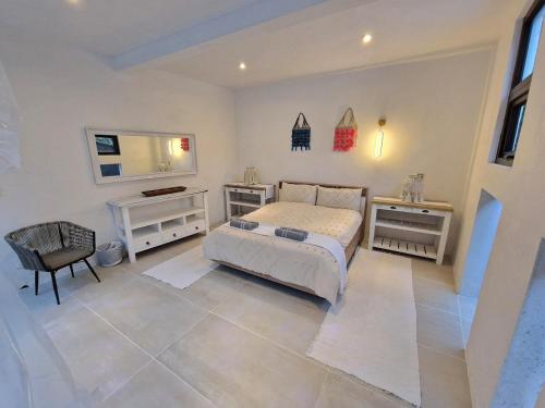 Luxury Villa de Lalo Rooftop Lake View Nature 1min walk Beach-Brandnew in 산타 크루스 라 라구나 Luxury Villa de Lalo Rooftop Lake View Nature 1min walk Beach-Brandnew in 산타 크루스 라 라구나
