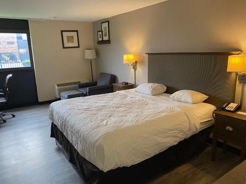 Motel 6 Rochester, NY - Airport in R&K斯基蘭治機場 Motel 6 Rochester, NY - Airport in R&K斯基蘭治機場