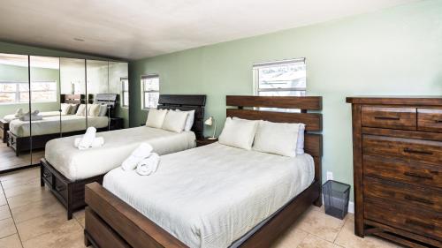 Lakefront Retreat - Boat - Fish - Close to all Orlando Parks - Disney - Universal - SeaWorld in Орландо-Ист Lakefront Retreat - Boat - Fish - Close to all Orlando Parks - Disney - Universal - SeaWorld in Орландо-Ист