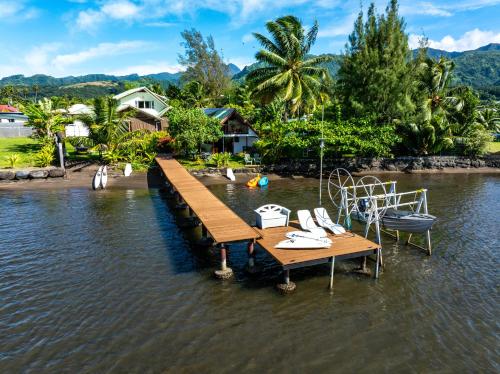 Toahere Beach House - Beachfront - Pool - Pontoon in Papeari Toahere Beach House - Beachfront - Pool - Pontoon in Papeari
