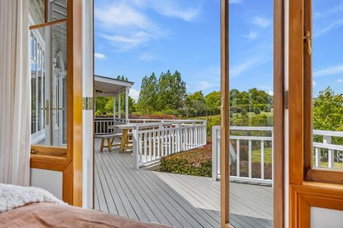 Riverview Retreat in Riverhead Riverview Retreat in Riverhead