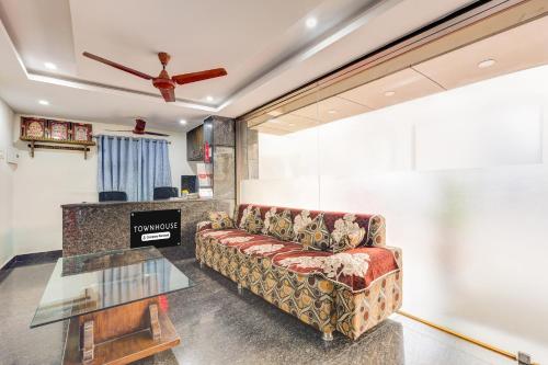 Lobby, Super Townhouse Gajuwaka Centre in Gajuwaka Lobby, Super Townhouse Gajuwaka Centre in Gajuwaka