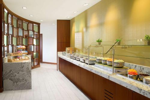 F&B, 더블트리 리조트 바이 힐튼 피닉스 (DoubleTree Suites by Hilton Phoenix) in 피닉스 (AZ) F&B, 더블트리 리조트 바이 힐튼 피닉스 (DoubleTree Suites by Hilton Phoenix) in 피닉스 (AZ)