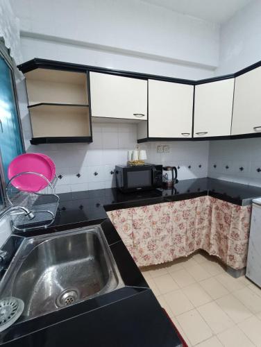Kitchen, Ricco Ruby Homestay in Kampung Bagan Pinang Kitchen, Ricco Ruby Homestay in Kampung Bagan Pinang