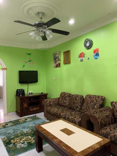 Damai Guest House in Gambang Damai Guest House in Gambang