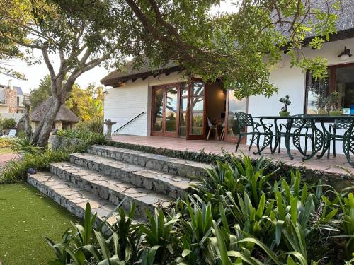 Exterior view, House on Westcliff in Hermanus Exterior view, House on Westcliff in Hermanus