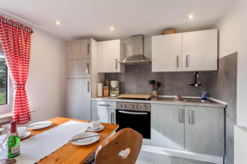 Dapur, Ferienwohnungen Zum Hasenbahnhof in Kirchhundem Dapur, Ferienwohnungen Zum Hasenbahnhof in Kirchhundem