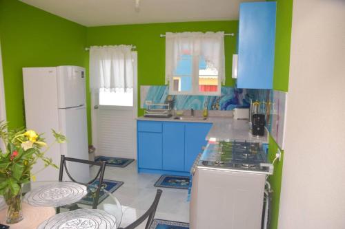 Кухня, ZenBreak Grateful n02 - 2bd B in Бриджтаун Кухня, ZenBreak Grateful n02 - 2bd B in Бриджтаун