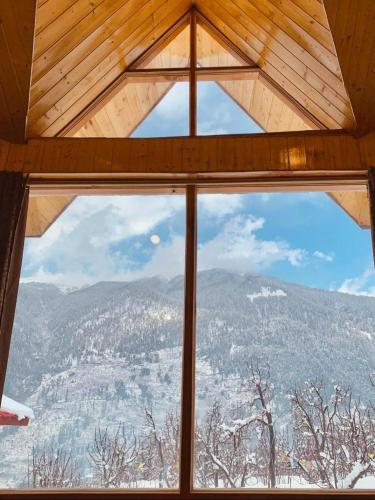 منزل متر مربع من 1 غرفة و1 حمام خاص في Jagatsukh (Kahaani | Luxury Wooden Chalet in Manali) in Jagatsukh منزل متر مربع من 1 غرفة و1 حمام خاص في Jagatsukh (Kahaani | Luxury Wooden Chalet in Manali) in Jagatsukh