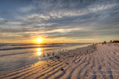 在meiguo.com看到的Our House at The Beach by Beachside Management的介绍图片