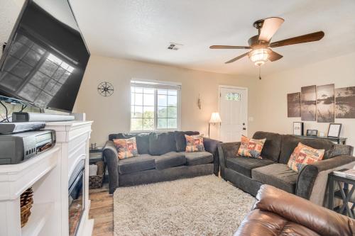 Coulterville Home with Gazebo Near Lakes and Hiking! in Coulterville (CA) Coulterville Home with Gazebo Near Lakes and Hiking! in Coulterville (CA)