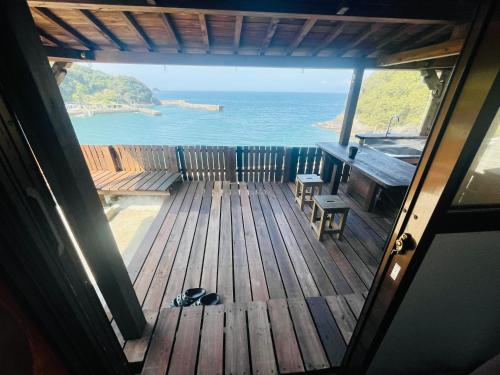 オーシャンフロントで夕日眺めながら海水浴とバーベキュー出来る1日1組の貸し切り絶景宿トリノウタ in Otsuki オーシャンフロントで夕日眺めながら海水浴とバーベキュー出来る1日1組の貸し切り絶景宿トリノウタ in Otsuki