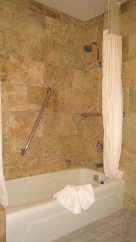 Bathroom, Discovery Inn in Salt Lake City (UT) Bathroom, Discovery Inn in Salt Lake City (UT)