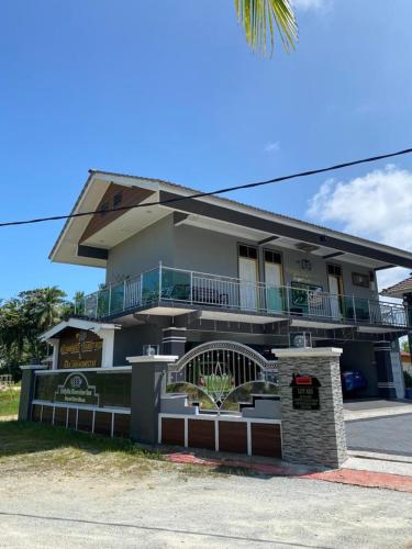 Airport Riverside Roomstay & Homestay in Pantai Cahaya Bulan (PCB) Airport Riverside Roomstay & Homestay in Pantai Cahaya Bulan (PCB)