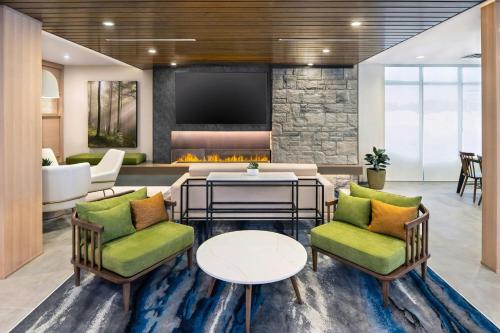 Előcsarnok, Fairfield by Marriott Inn & Suites Gravenhurst Muskoka in Gravenhurst (ON) Előcsarnok, Fairfield by Marriott Inn & Suites Gravenhurst Muskoka in Gravenhurst (ON)