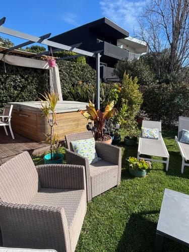 Garden, Maison Antibes avec jardin privatif, 4 chambres, calme dans residence avec piscine in Maure Garden, Maison Antibes avec jardin privatif, 4 chambres, calme dans residence avec piscine in Maure