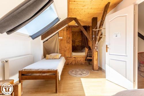 Le Chalet des Forêts Enchantées (Le Chalet des Forets Enchantees) in Saint-Antheme Le Chalet des Forêts Enchantées (Le Chalet des Forets Enchantees) in Saint-Antheme