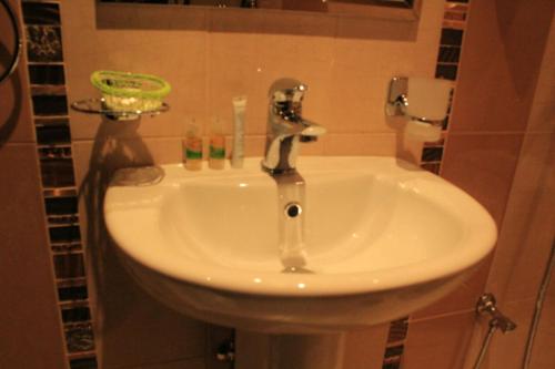 Bathroom, Myan Furnished Apartments near Al Osrah International Hospital Bathroom, Myan Furnished Apartments near Al Osrah International Hospital