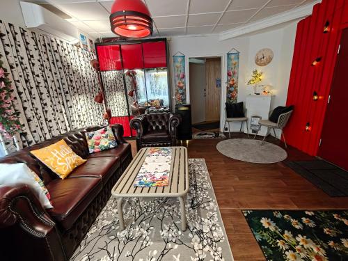 The Makkyla Escape - Perfect for 2 with sauna look and optional Hot Tub in Reimars The Makkyla Escape - Perfect for 2 with sauna look and optional Hot Tub in Reimars