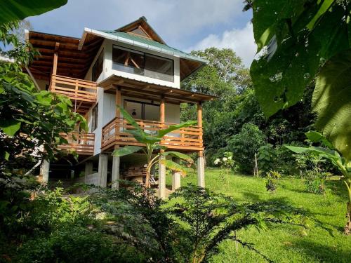 Vista exterior, Coral Tree Lodge Tena in Tena Vista exterior, Coral Tree Lodge Tena in Tena