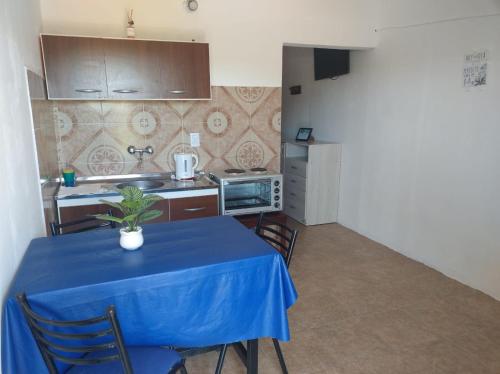 Παροχές, El Tata in Φρίας Παροχές, El Tata in Φρίας