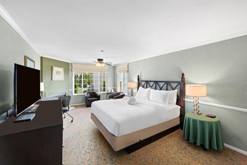 The Morgan Hotel San Simeon in San Simeon (CA) The Morgan Hotel San Simeon in San Simeon (CA)