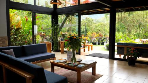 Vestíbulo, Las Terrazas de Dana Boutique Lodge & Spa in Mindo Vestíbulo, Las Terrazas de Dana Boutique Lodge & Spa in Mindo