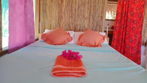 Lonnoc ocean view beach bungalows in Hog Harbour Lonnoc ocean view beach bungalows in Hog Harbour