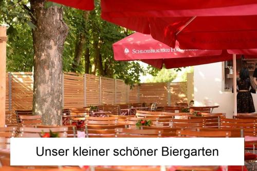 Ресторан, Brauerei Gasthaus Lohhof im Munchner Norden, direkt an der S1, nahe vom Flughafen, Zentrum, A92, All in Unterschleissheim Ресторан, Brauerei Gasthaus Lohhof im Munchner Norden, direkt an der S1, nahe vom Flughafen, Zentrum, A92, All in Unterschleissheim