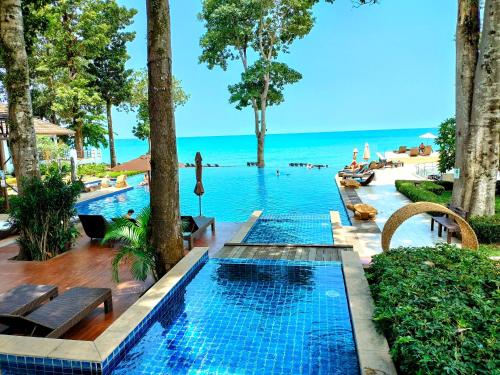 Swimmingpool, Chang Buri Resort & Koh Chang Hillside in Koh Chang Swimmingpool, Chang Buri Resort & Koh Chang Hillside in Koh Chang