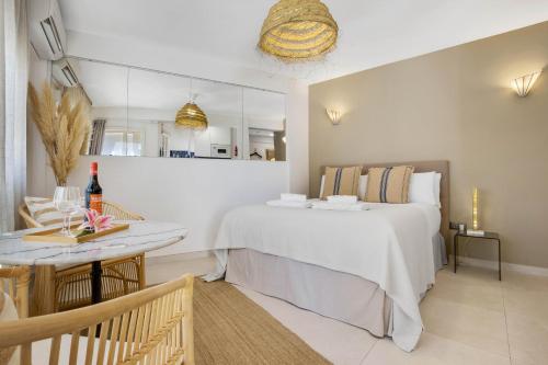 Shiny Studio with Pool & Carihuela Beach at 500m