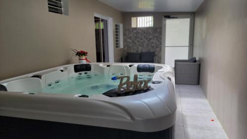 Relax Appart Hôtel (Relax Appart Hotel) in Kuru Relax Appart Hôtel (Relax Appart Hotel) in Kuru